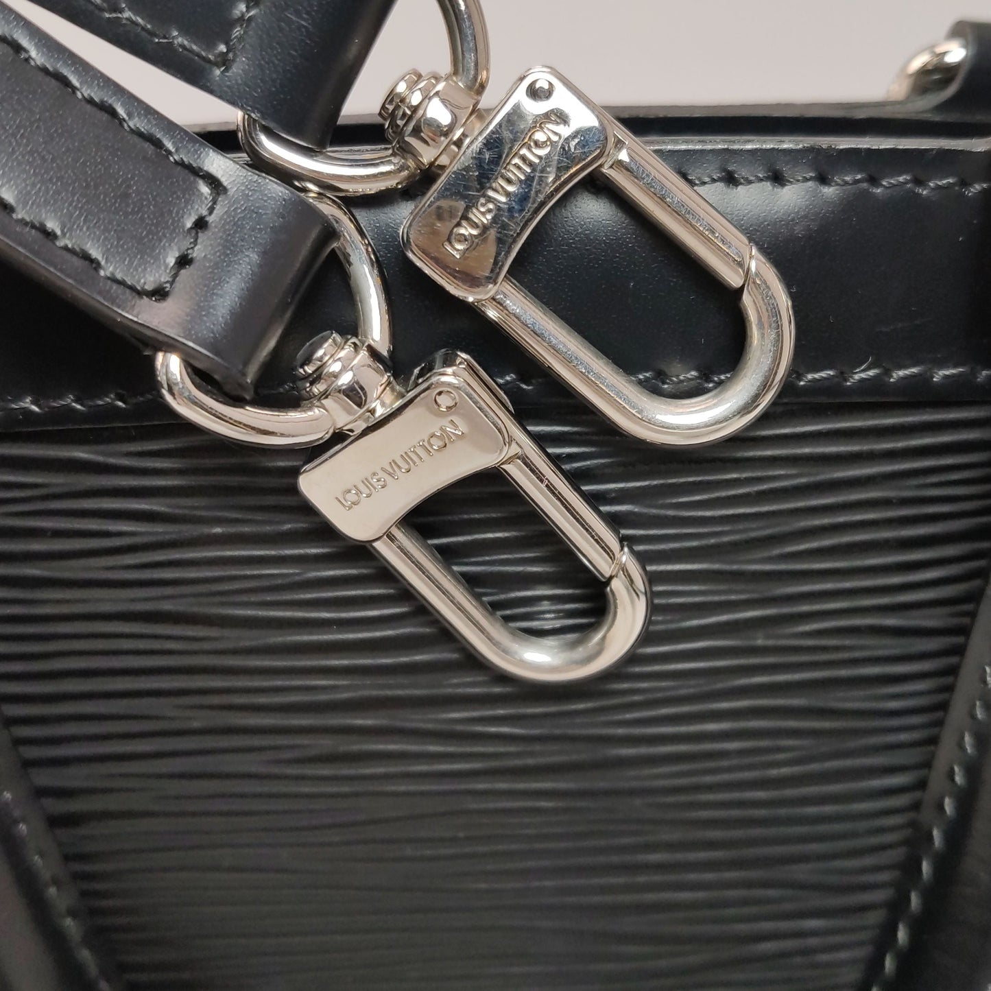 Louis Vuitton Brea Doctor Bag Medium Calfskin Water Wave Rivet Decor Shoulder Bag 250516781194991