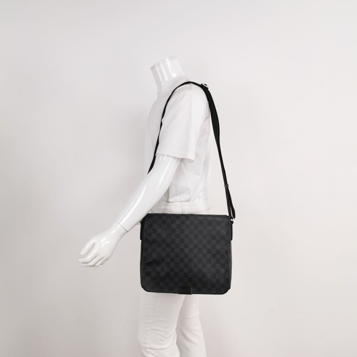 Louis Vuitton District Leather Checkered Flap Shoulder Bag 250514781191624