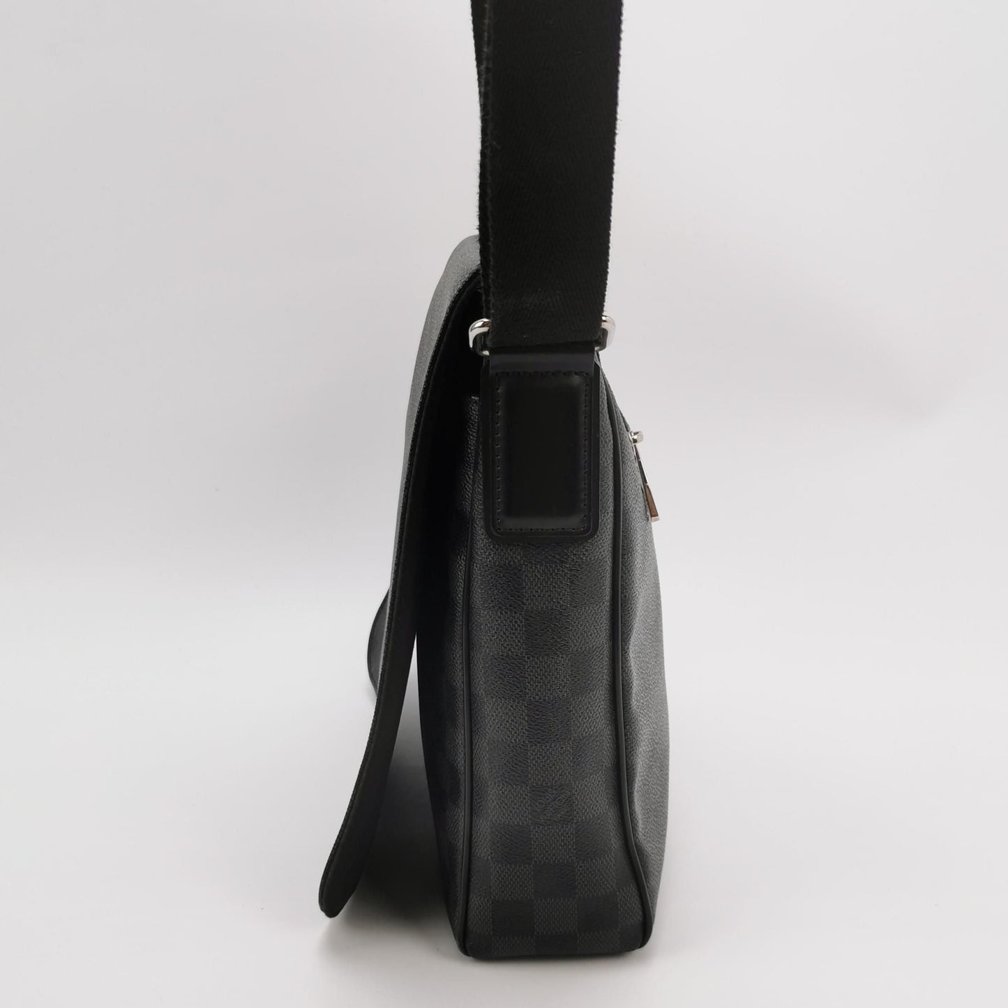 Louis Vuitton District Leather Checkered Flap Shoulder Bag 250514781191624