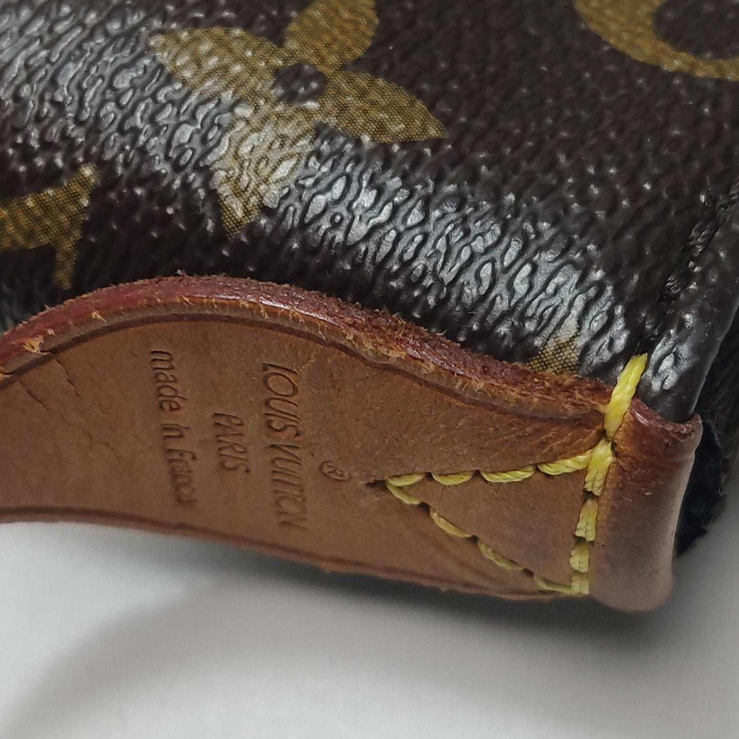 Louis Vuitton Totally MM Monogram Canvas Shoulder Bag 250514781191781