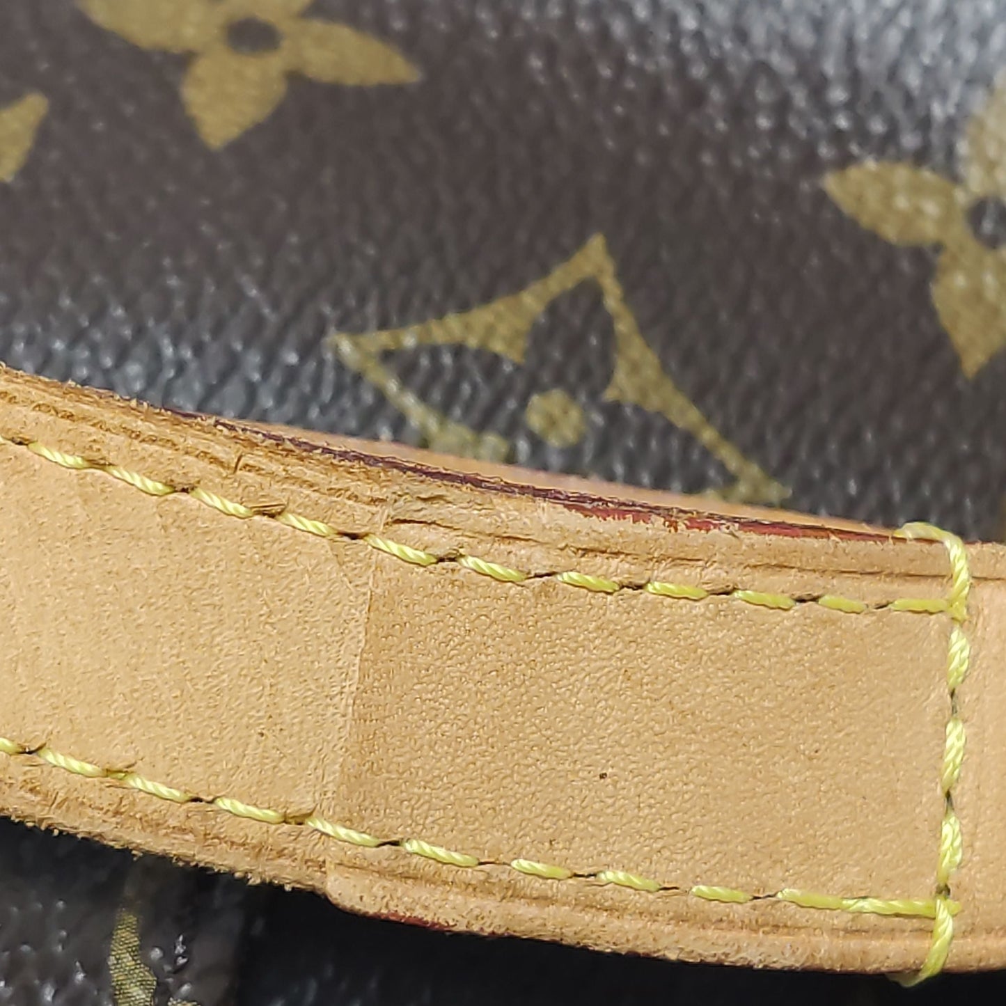 Louis Vuitton Totally MM Monogram Canvas Shoulder Bag 250514781191781