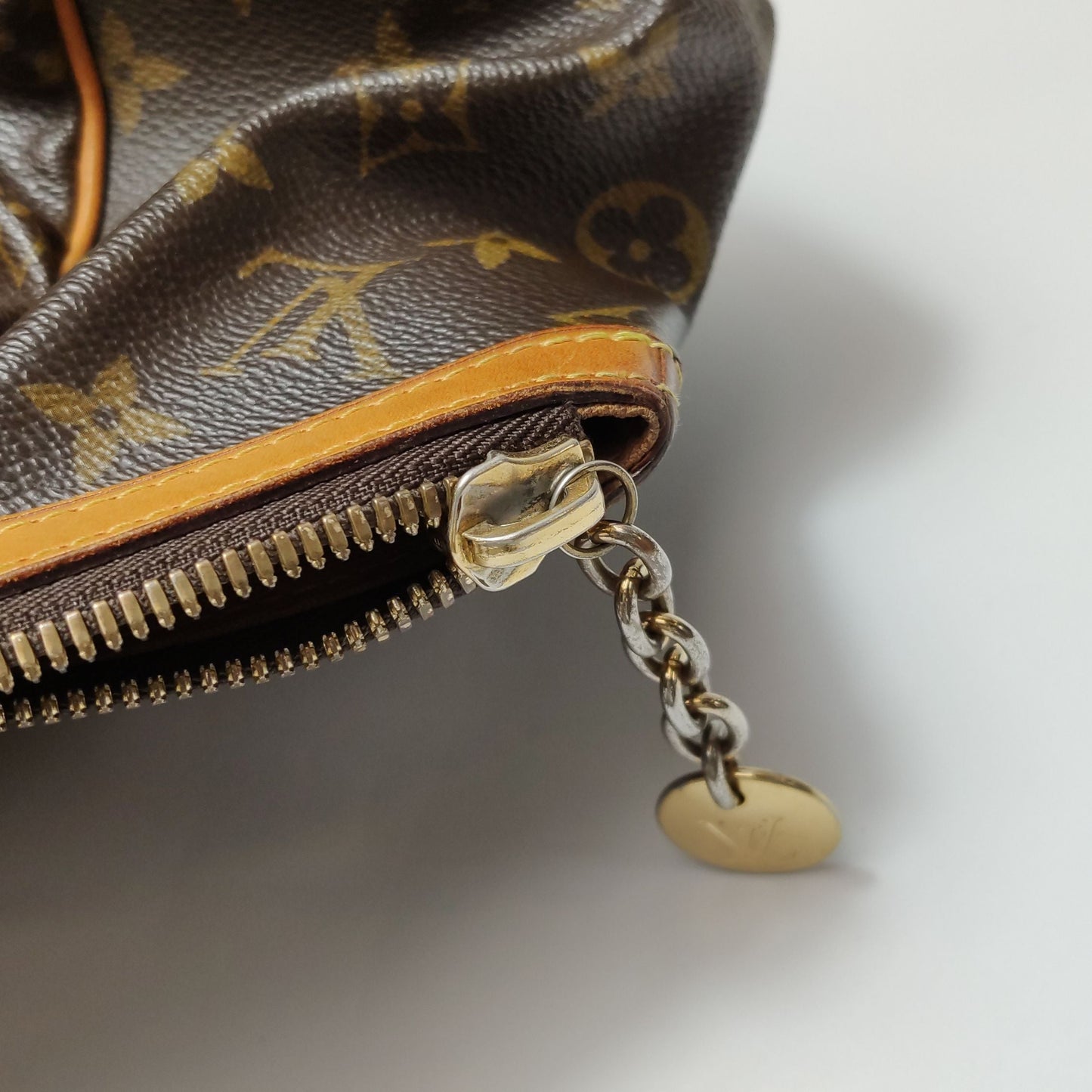 Louis Vuitton Tivoli Large Monogram Canvas Shoulder Bag 250515781193664