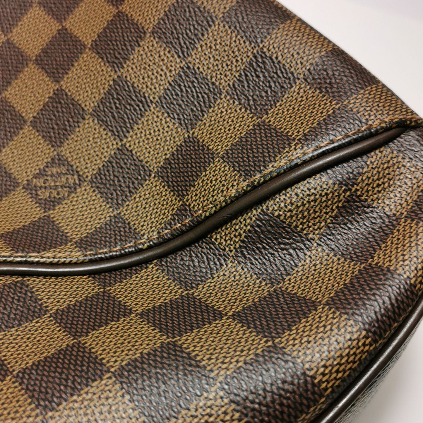 Louis Vuitton Thames Leather Checkerboard Logo Shoulder Bag 250119781033065