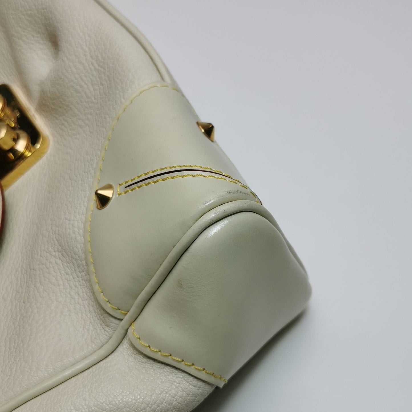 Louis Vuitton Suhali Leather Shoulder Bag 250112781021808
