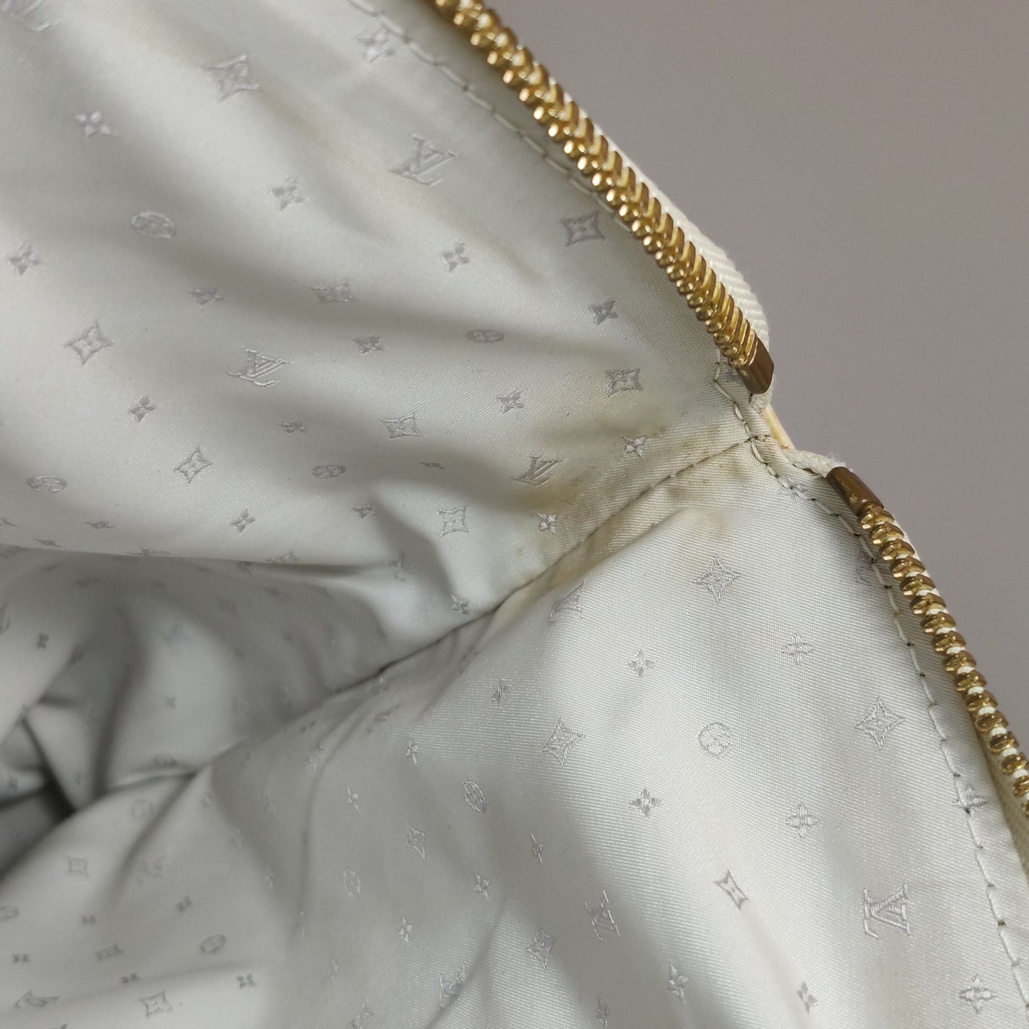 Louis Vuitton Suhali Lockit Leather Shoulder Bag 250109781018346