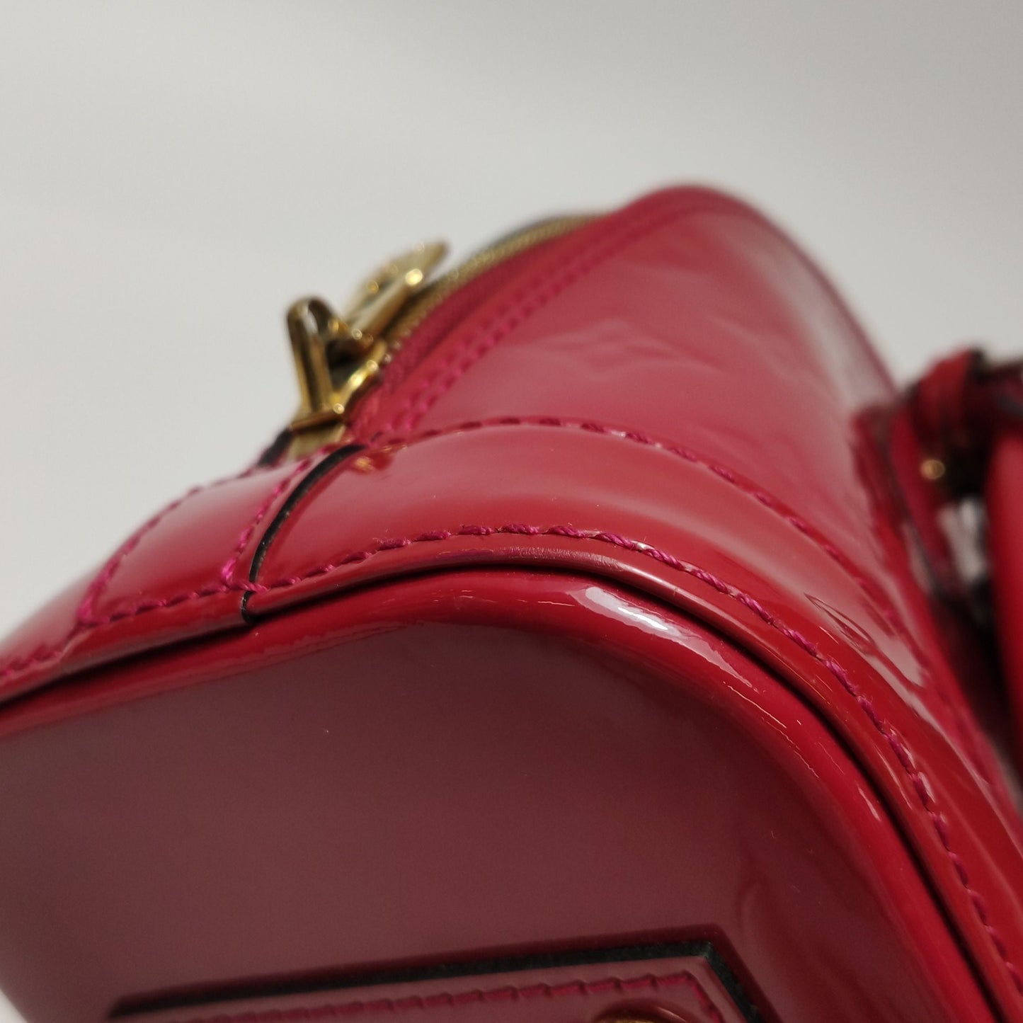 Louis Vuitton Alma BB Epi Leather Shoulder Bag 250108781016606