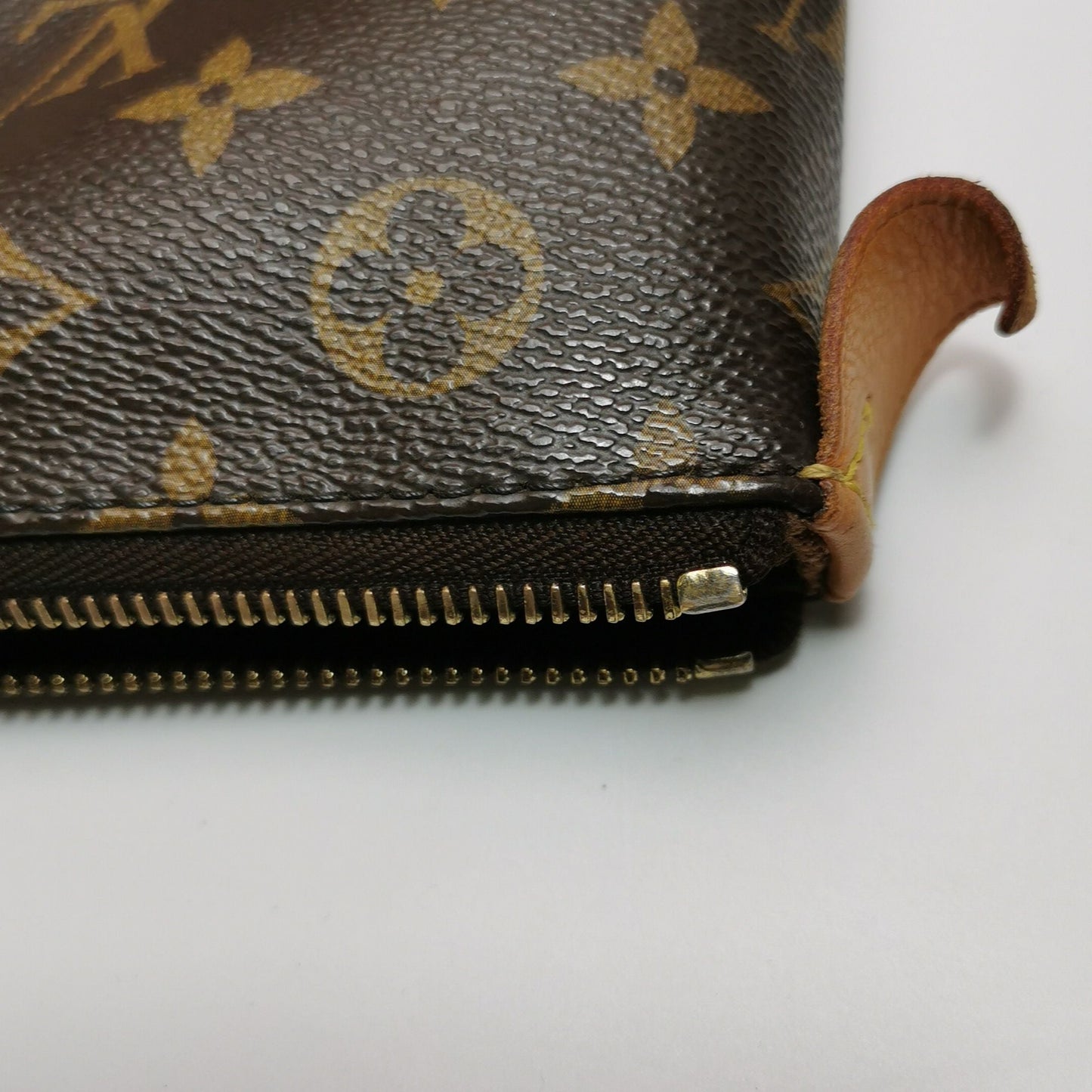 Louis Vuitton Totally Monogram Canvas Shoulder Bag 24121678985262