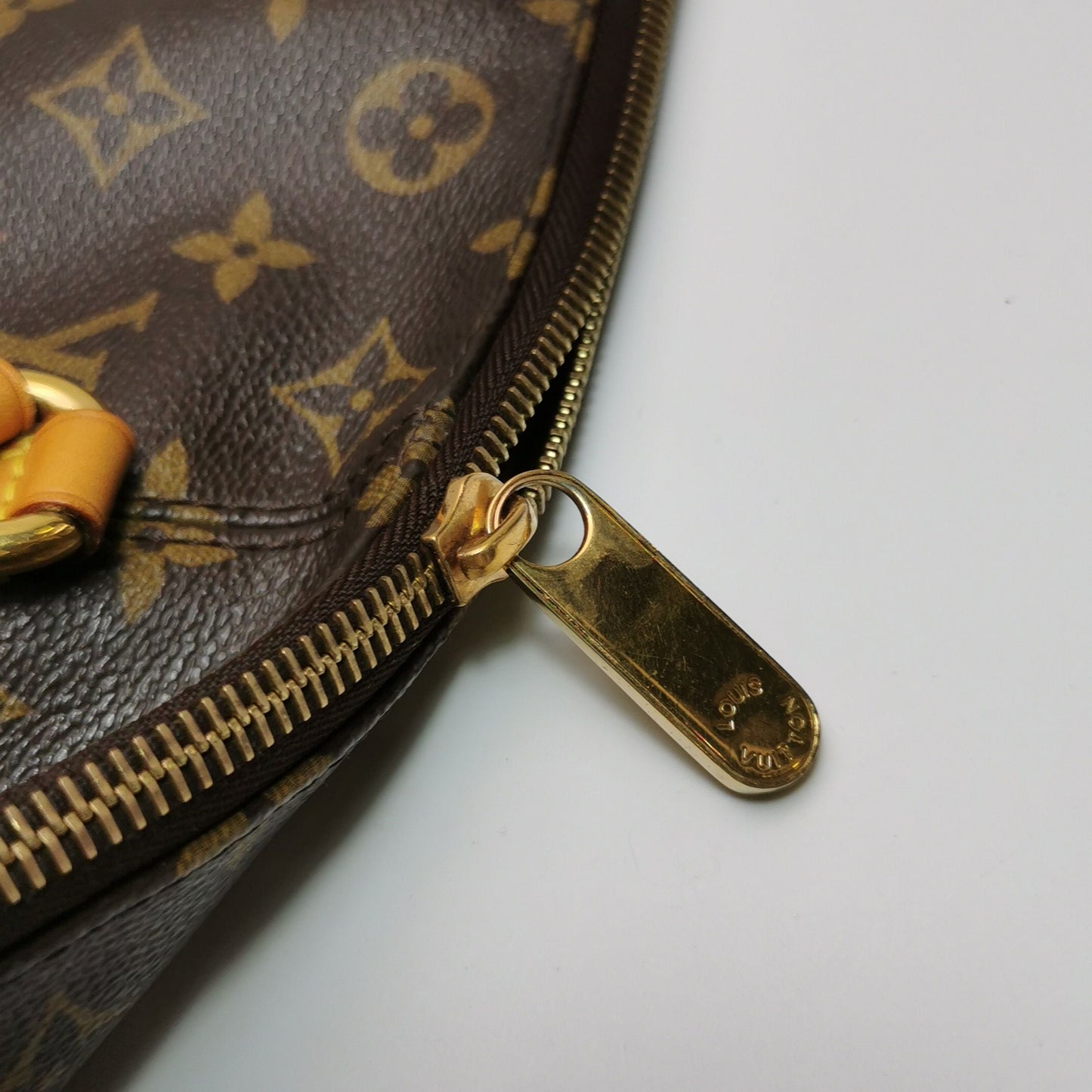 Louis Vuitton Totally Monogram Canvas Shoulder Bag 24121678985262