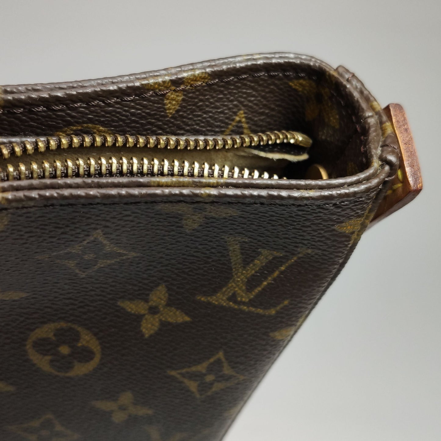 Louis Vuitton Looping Large Monogram Print Shoulder Bag 24122378993577
