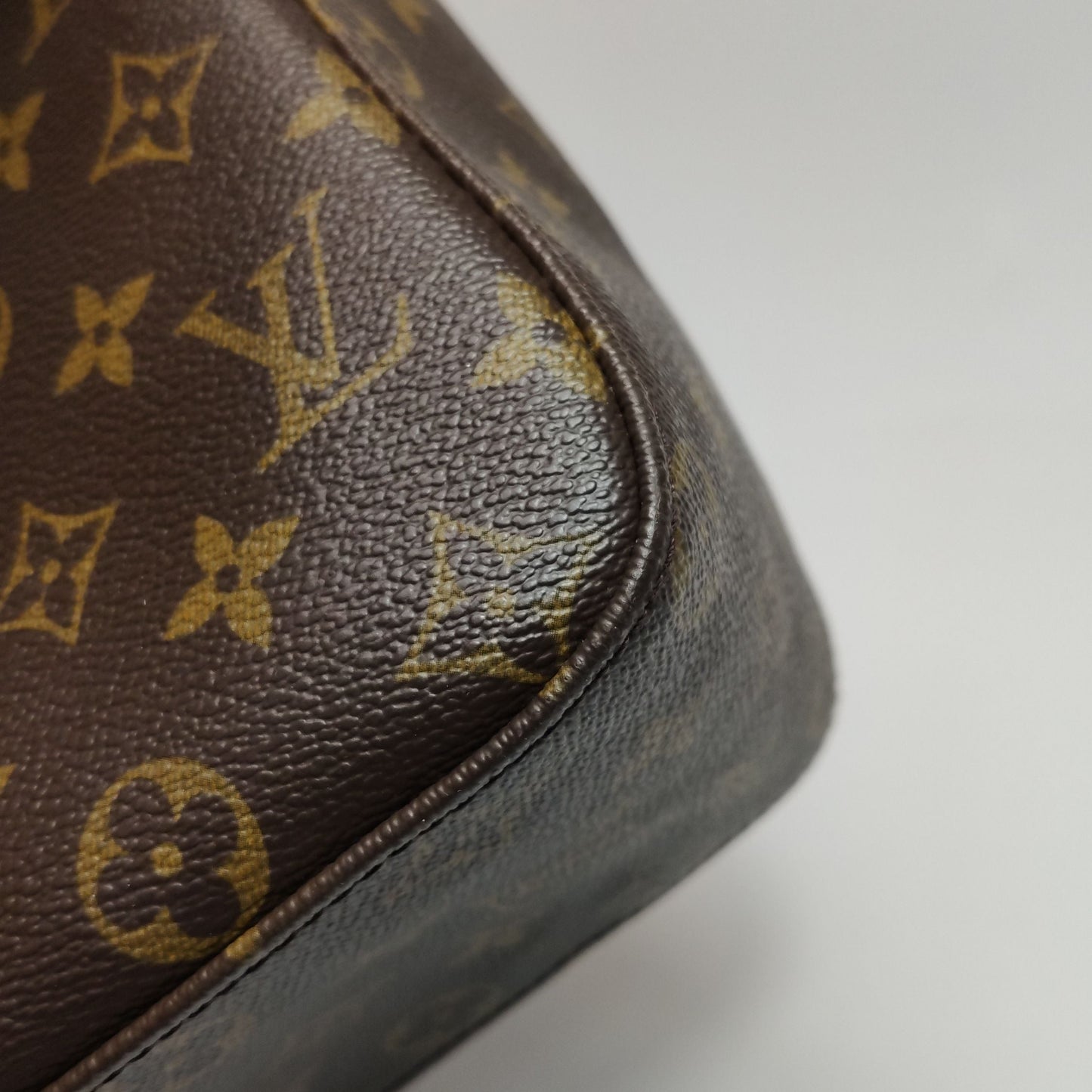 Louis Vuitton Looping Large Monogram Print Shoulder Bag 24122378993577