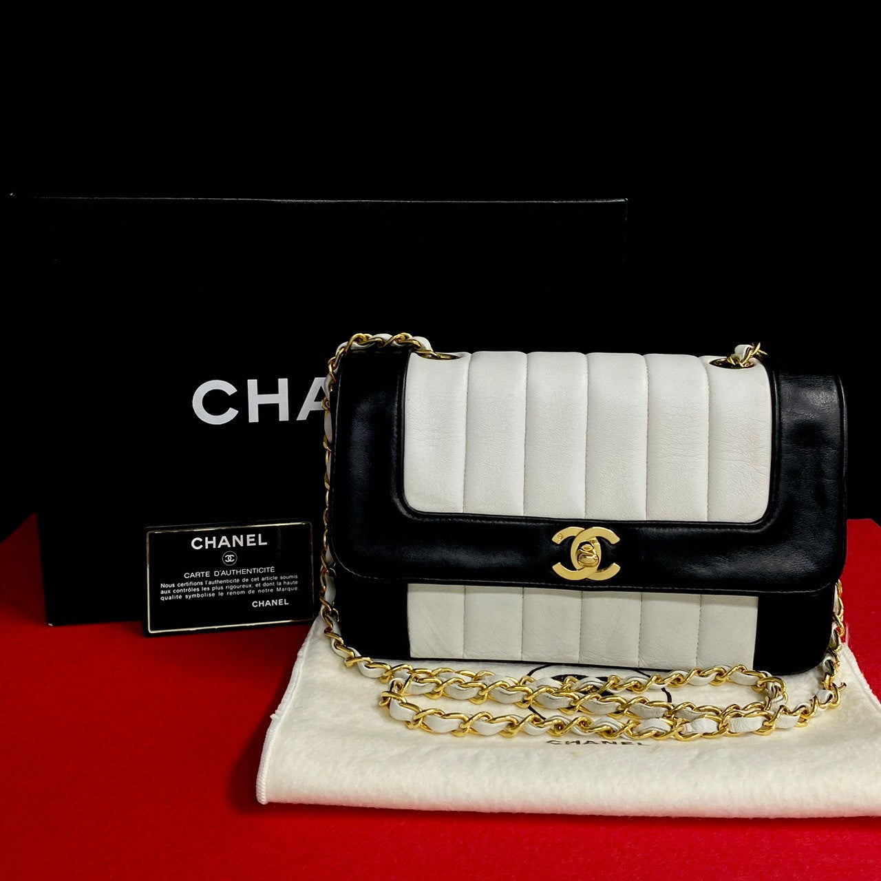 CHANEL Shoulder Bag lambskin white
