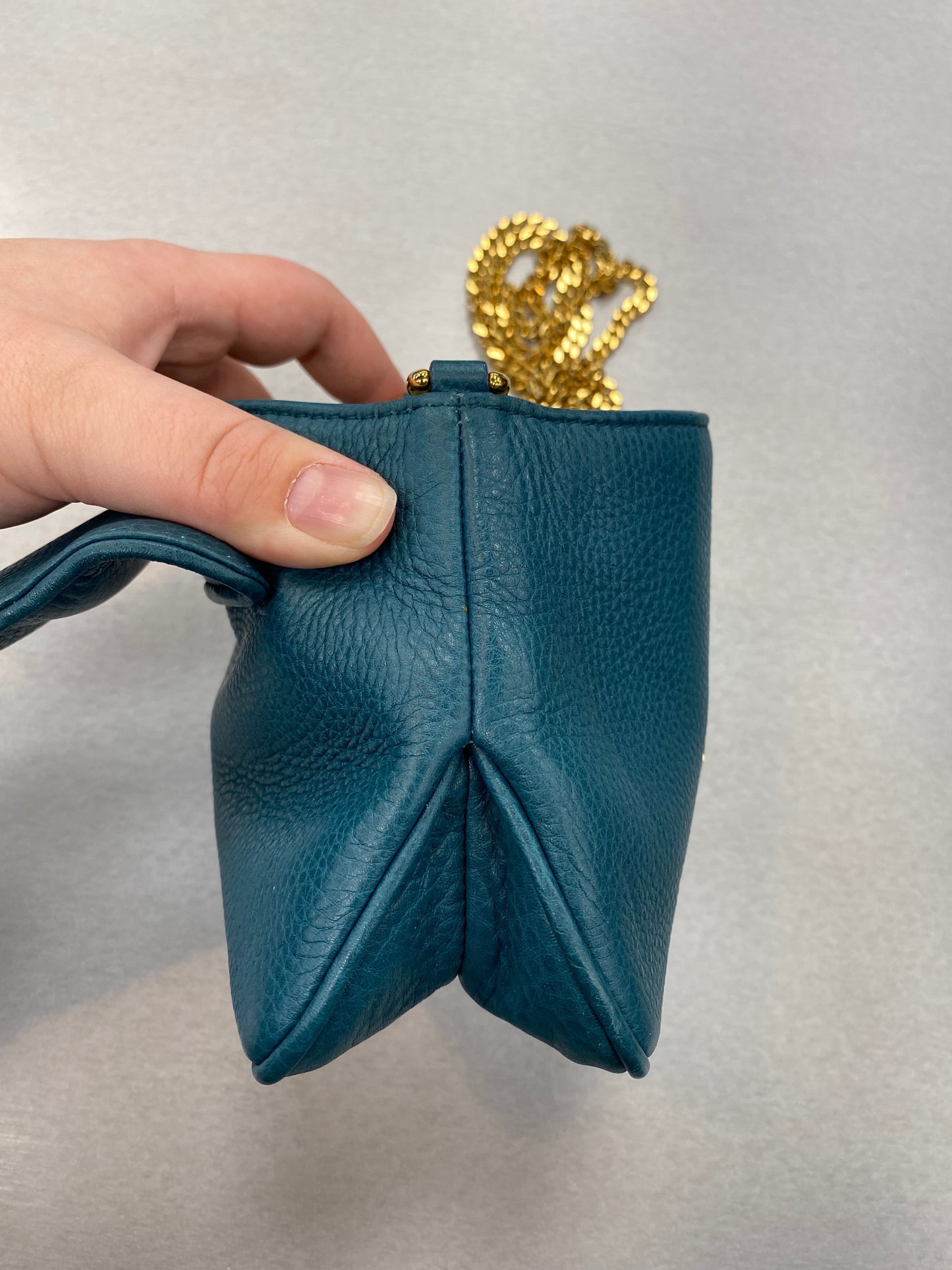 Crossbody Luxury Designer By Gucci Size: Small