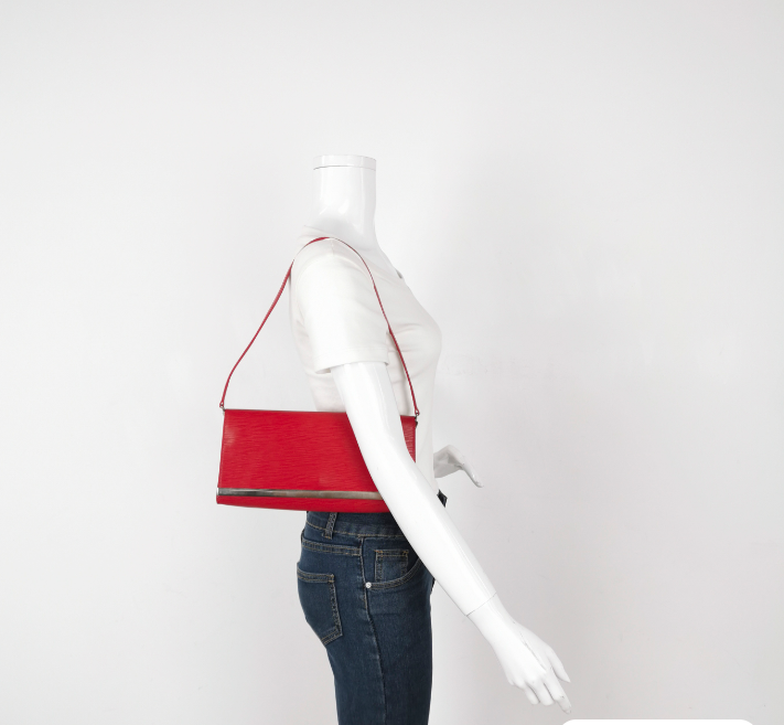 Louis Vuitton (LV) shoulder red Bag 27.5cm 23070578347974
