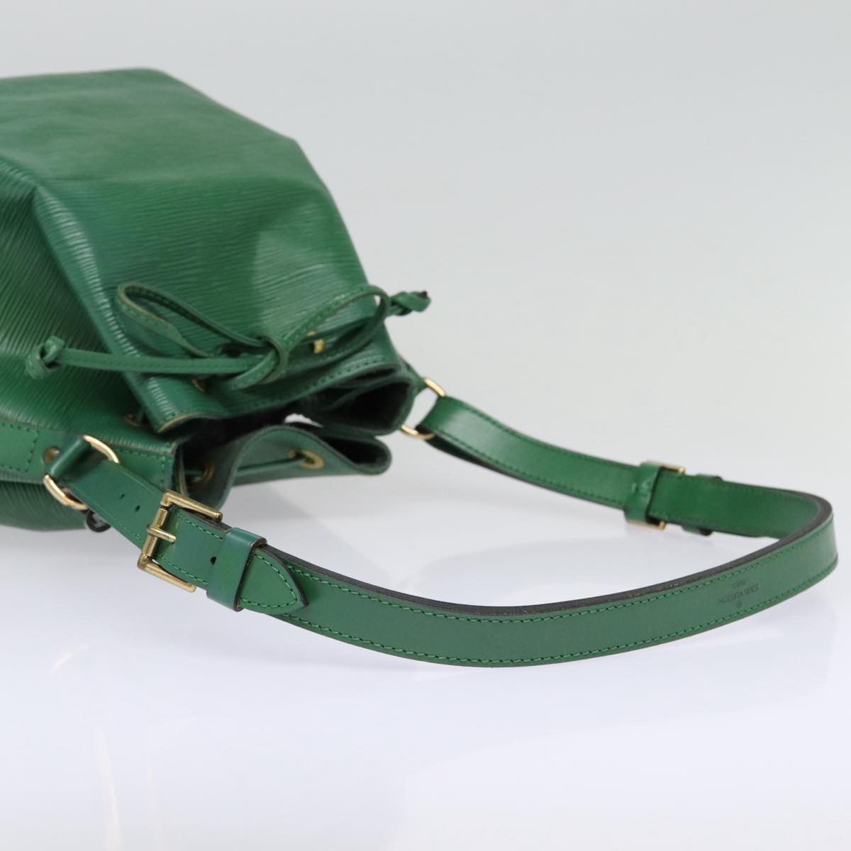 LOUIS VUITTON Epi Petit Noe Shoulder Bag Green M44102 LV Auth 84578