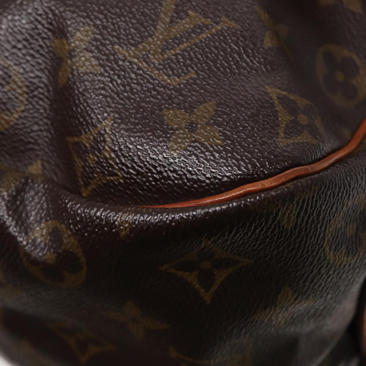 LOUIS VUITTON Monogram Saumur 35 Shoulder Bag M42254 LV Auth 86091