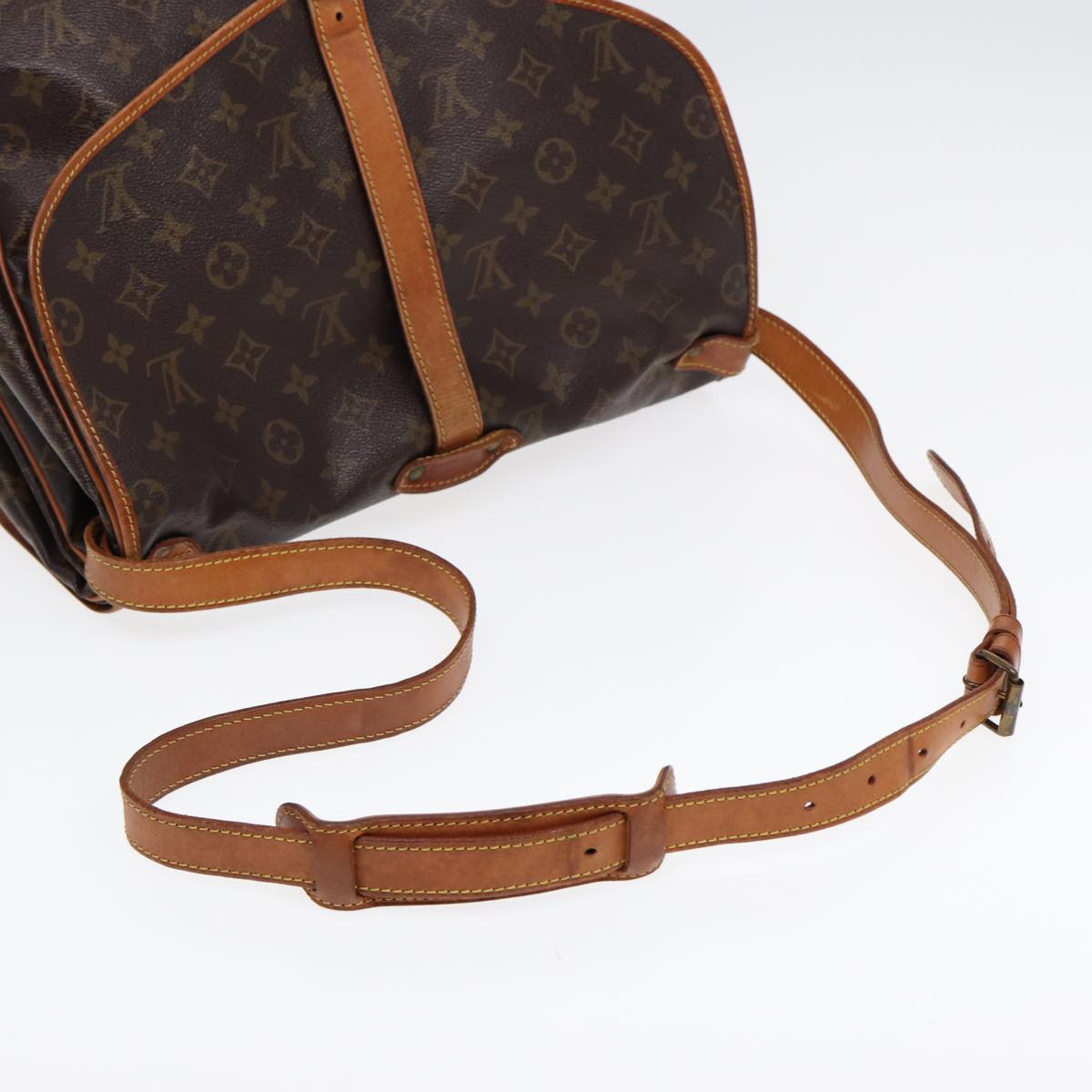 LOUIS VUITTON Monogram Saumur 35 Shoulder Bag M42254 LV Auth 86091