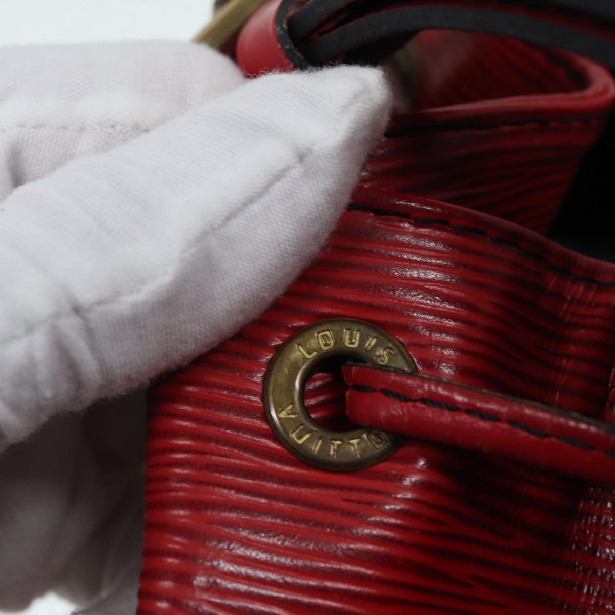 LOUIS VUITTON Epi Petit Noe Shoulder Bag Red M44107 LV Auth 86578