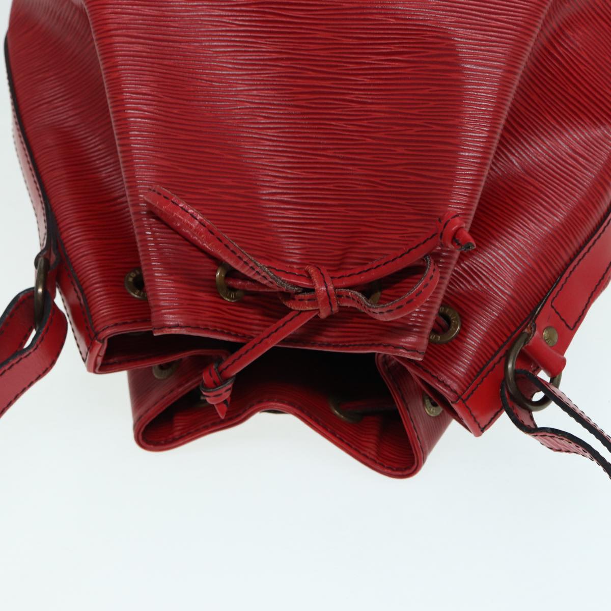 LOUIS VUITTON Epi Petit Noe Shoulder Bag Red M44107 LV Auth 86578