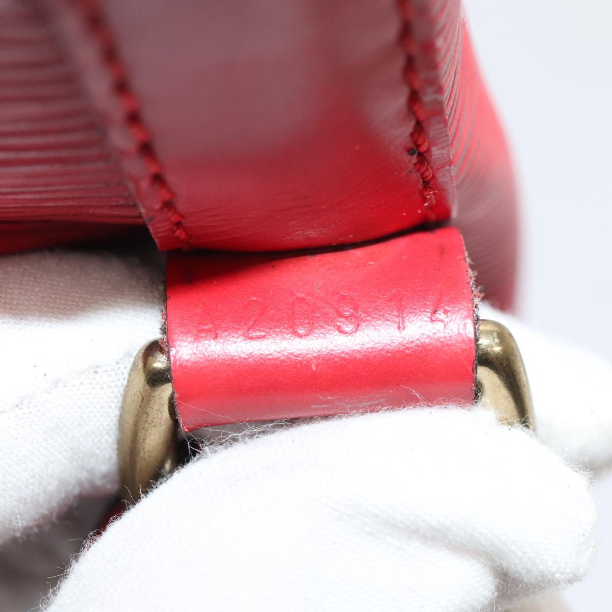 LOUIS VUITTON Epi Petit Noe Shoulder Bag Red M44107 LV Auth 86848