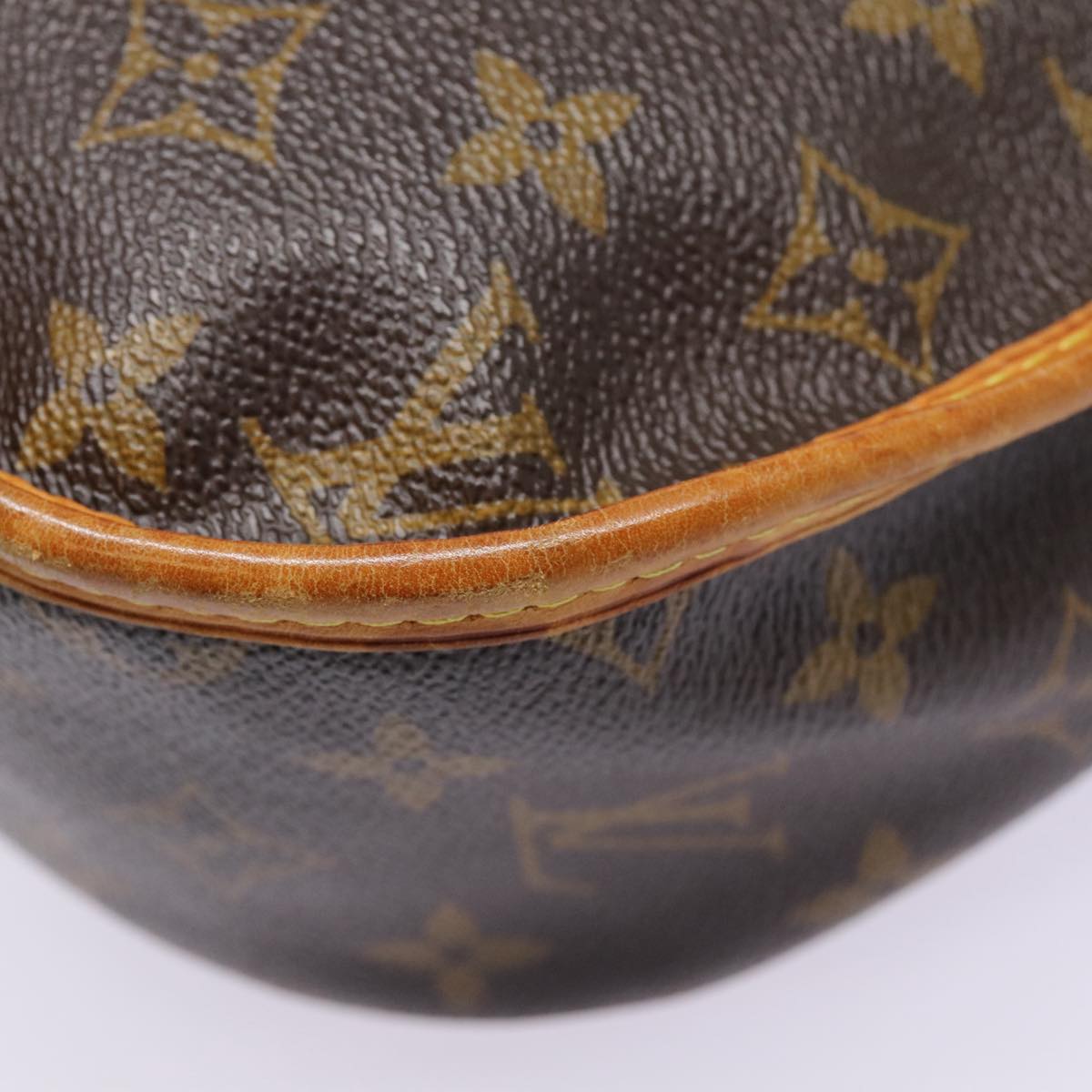 LOUIS VUITTON Monogram Menilmontant PM Shoulder Bag M40474 LV Auth 87593