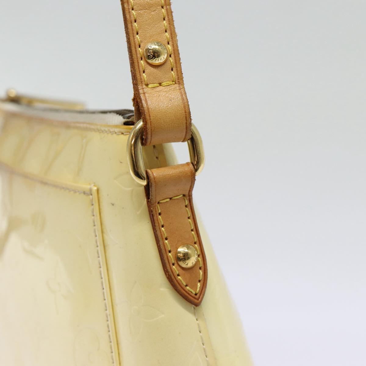 LOUIS VUITTON Monogram Vernis Minna Street Shoulder Bag Perle M91509 Auth 87870