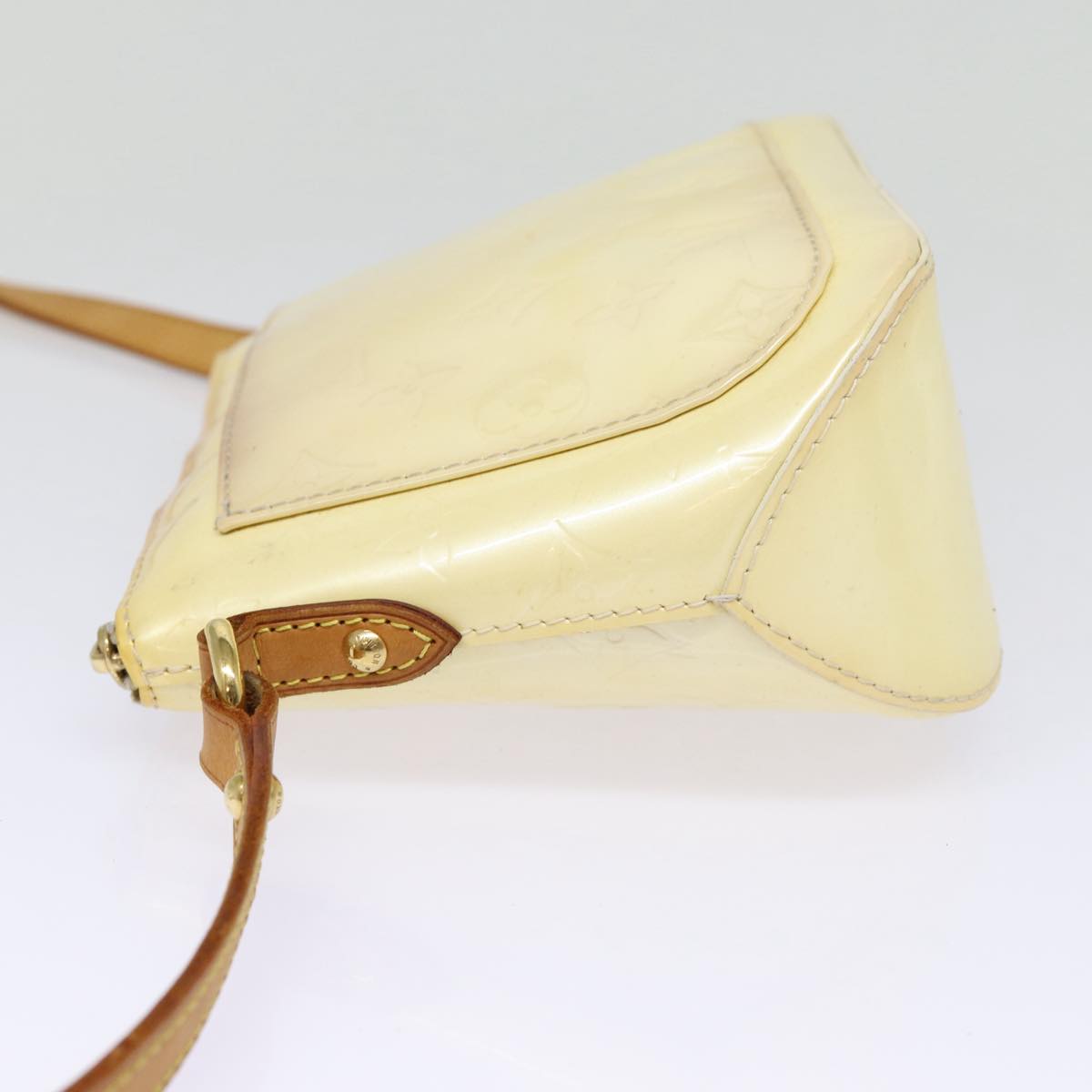 LOUIS VUITTON Monogram Vernis Minna Street Shoulder Bag Perle M91509 Auth 87870