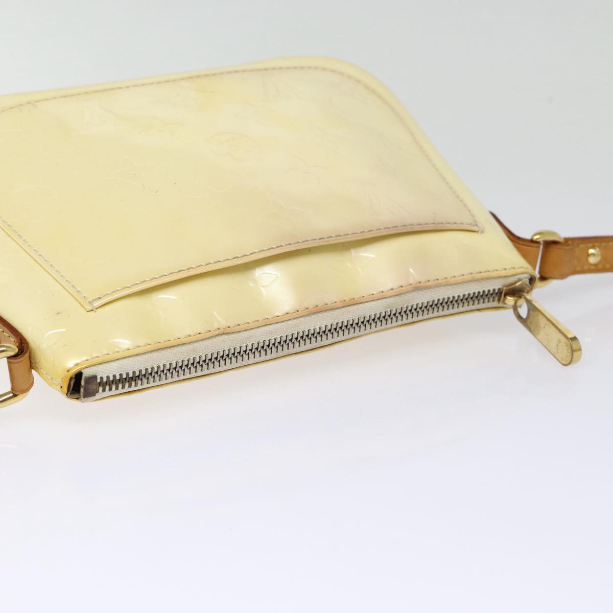 LOUIS VUITTON Monogram Vernis Minna Street Shoulder Bag Perle M91509 Auth 87870