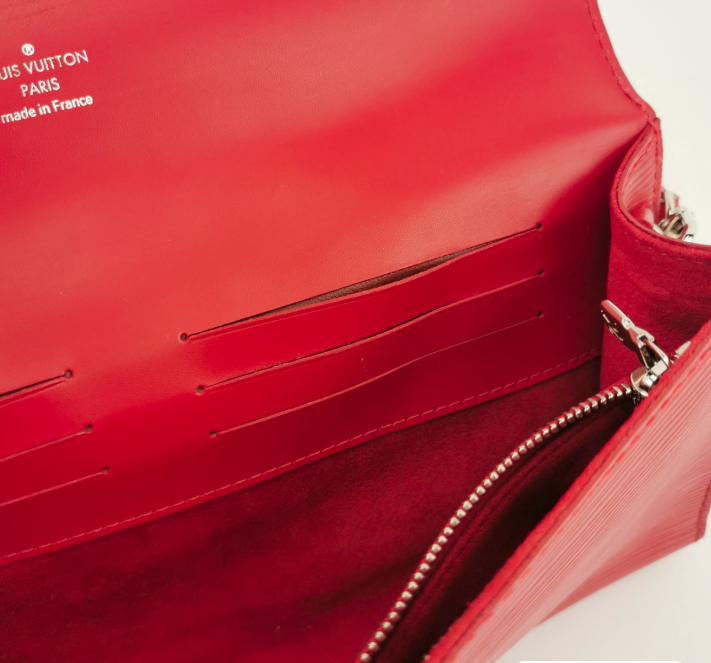 Louis Vuitton (LV) shoulder red Bag 27.5cm 23070578347974