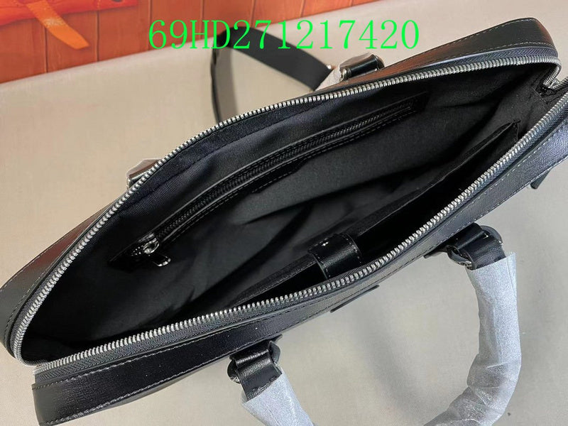 Gucci Bags - The Tote 931