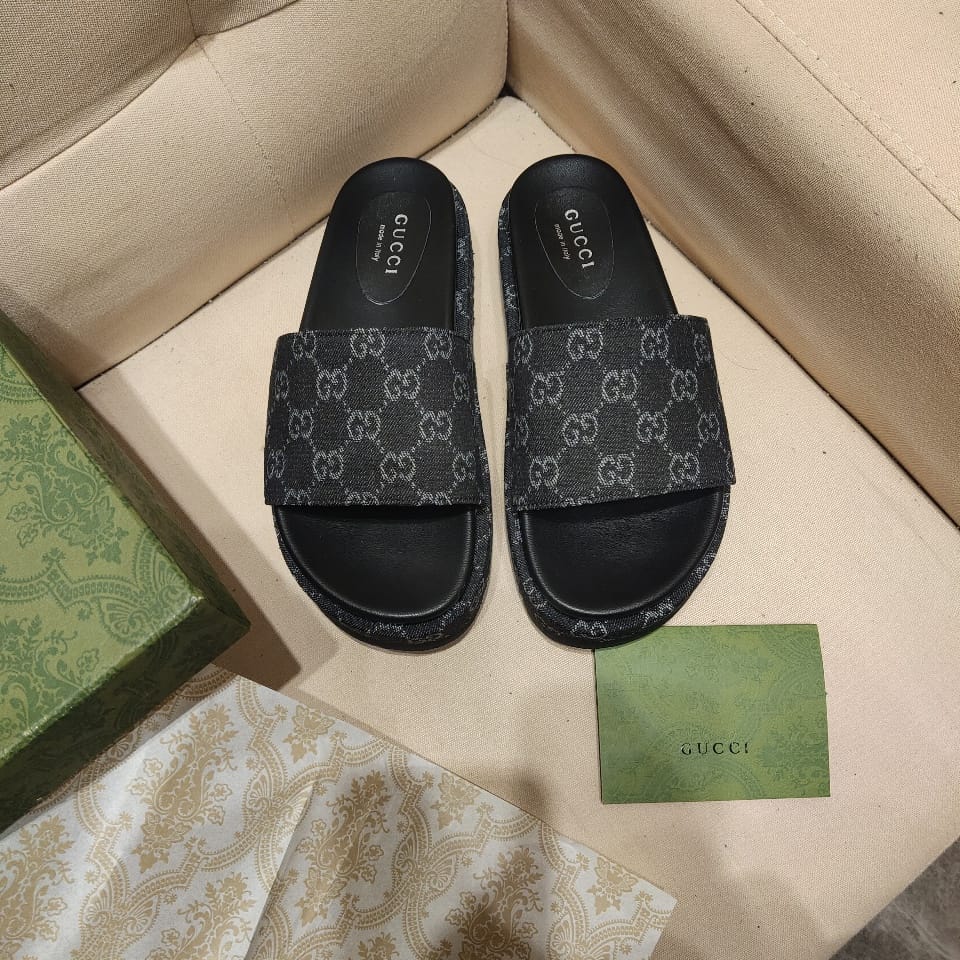Gucci Women's platform Slide Sandals