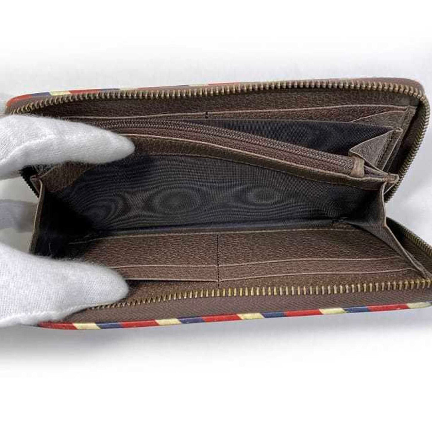 GUCCI Zip around Wallet