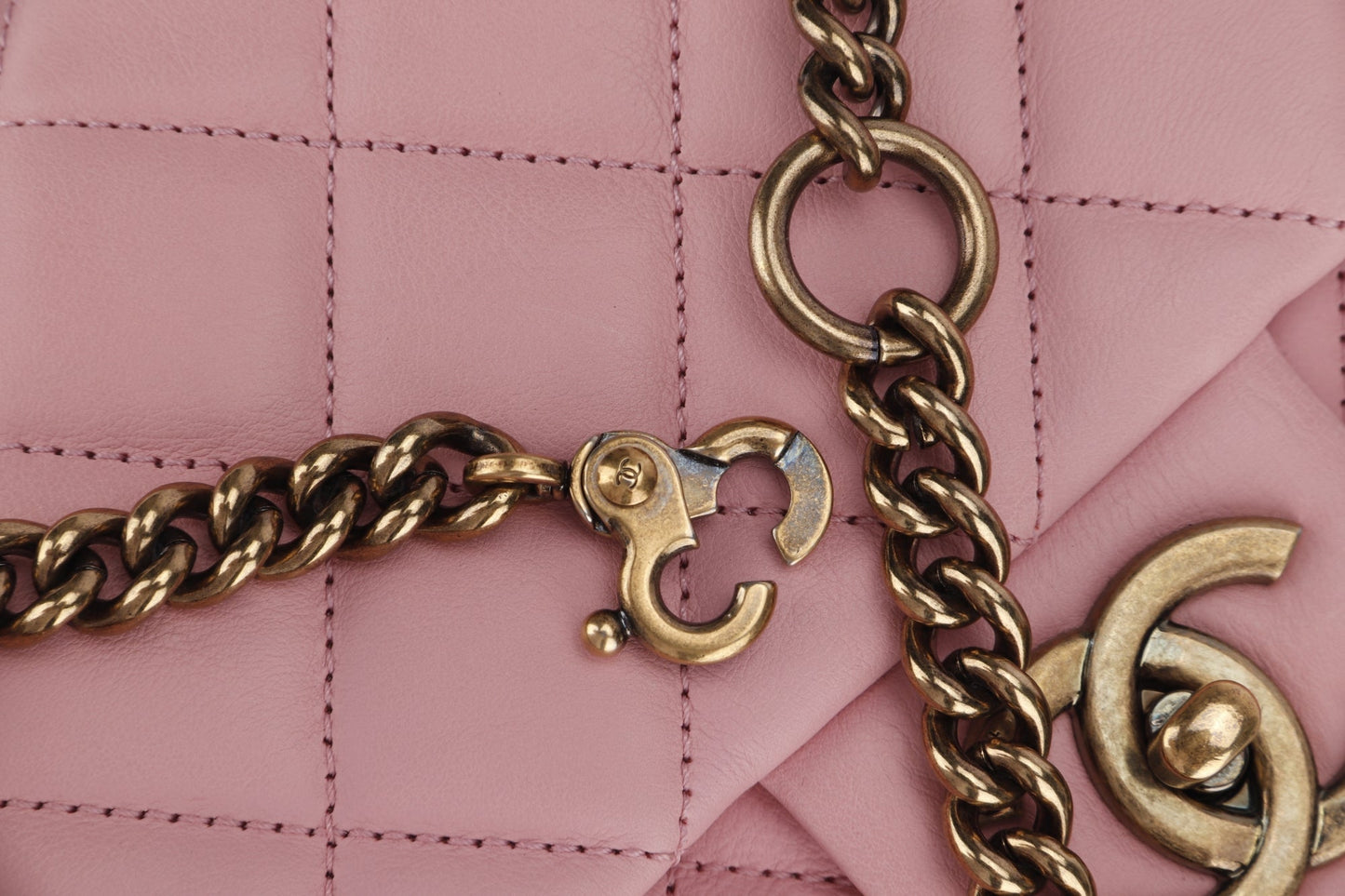 Chanel Quilted Pink Calf Leather Zippy Compartment Shoulder Bag (1875xxxx) width 28cm, Gold Chain, with & Dust Cover