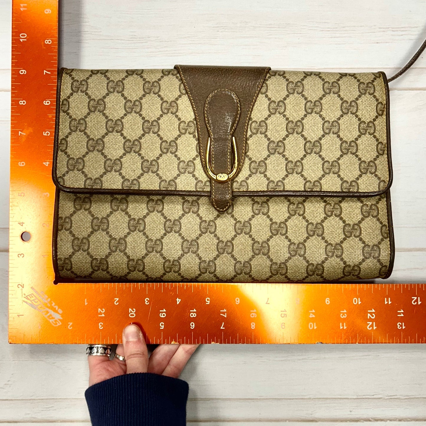 Crossbody Luxury Designer By Gucci Size: Medium