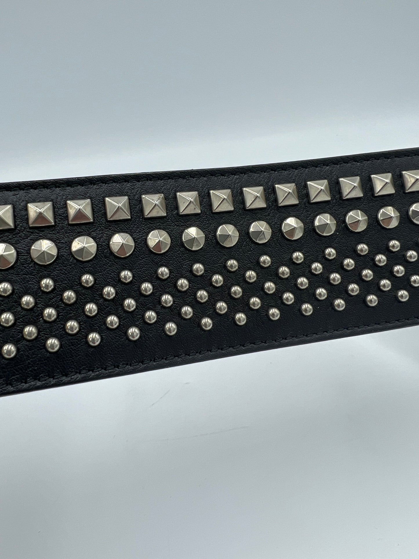 Like New! Gucci Moon Calfskin Studded Designer Belt, Size: Small (75 30)