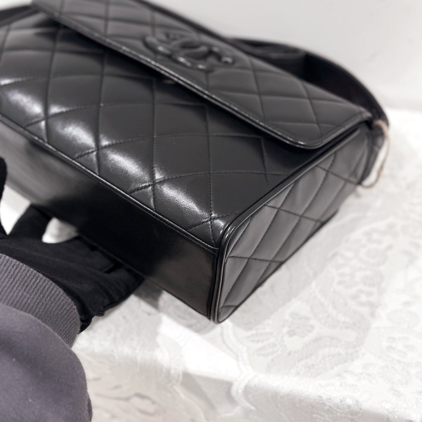 Chanel vintage so black shoulder bag