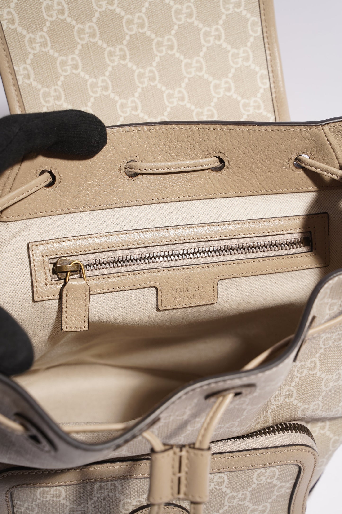 Gucci Interlocking G Backpack Beige / White Supreme Canvas