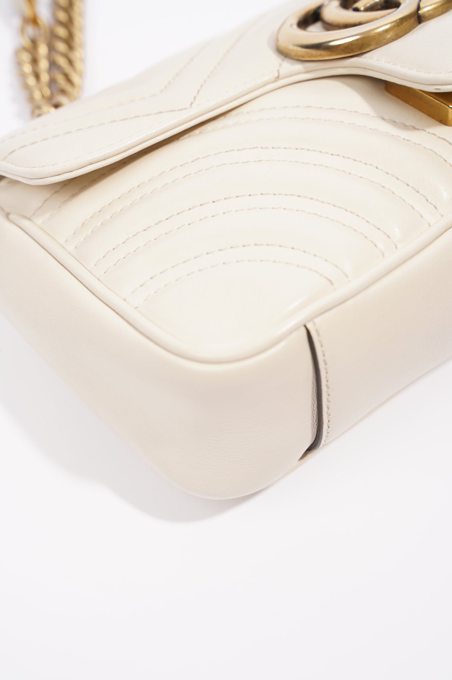Gucci Womens Marmont Flap White Matelasse Mini