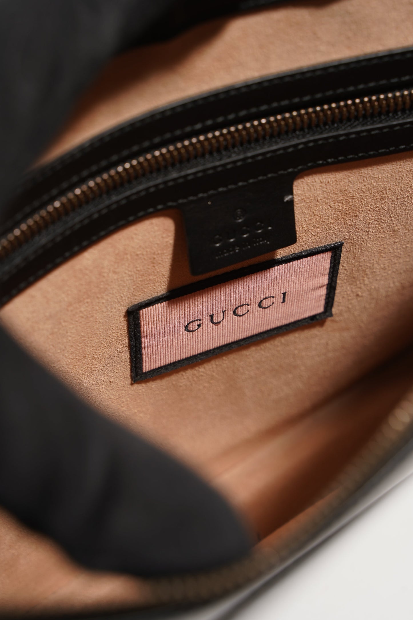 Gucci Womens Life Is Good Clutch With Strap Black