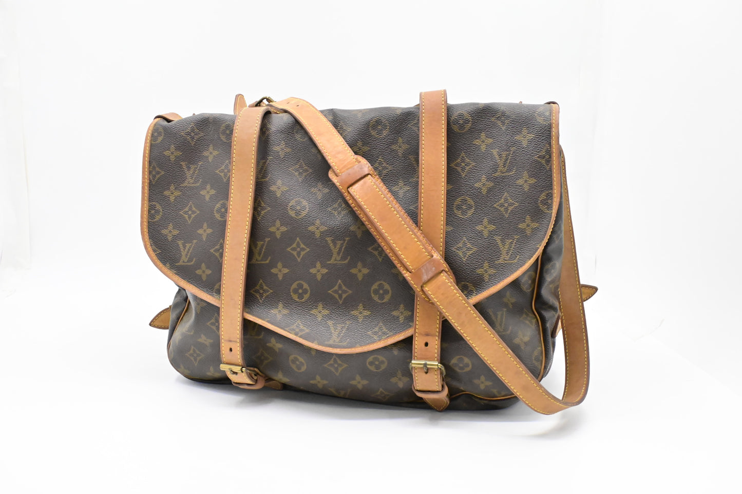 Louis Vuitton Saumur 43 in Monogram Canvas