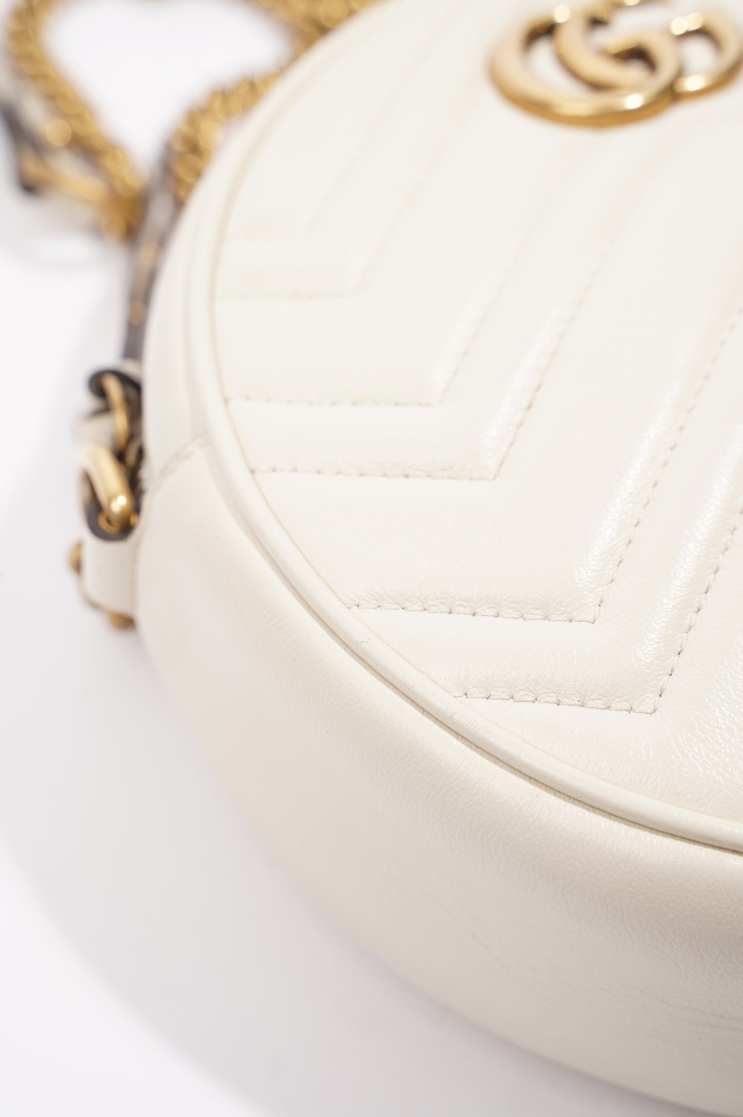 Gucci Womens Marmont Round Bag White / Gold