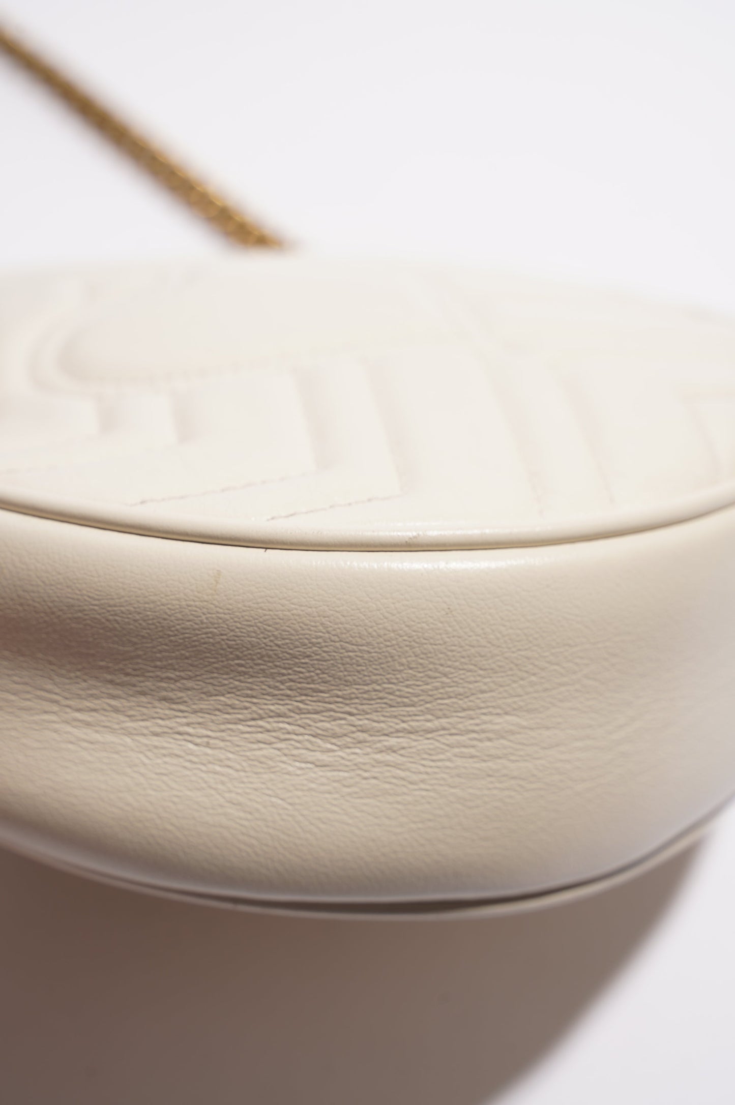 Gucci Womens Marmont Round Bag White / Gold