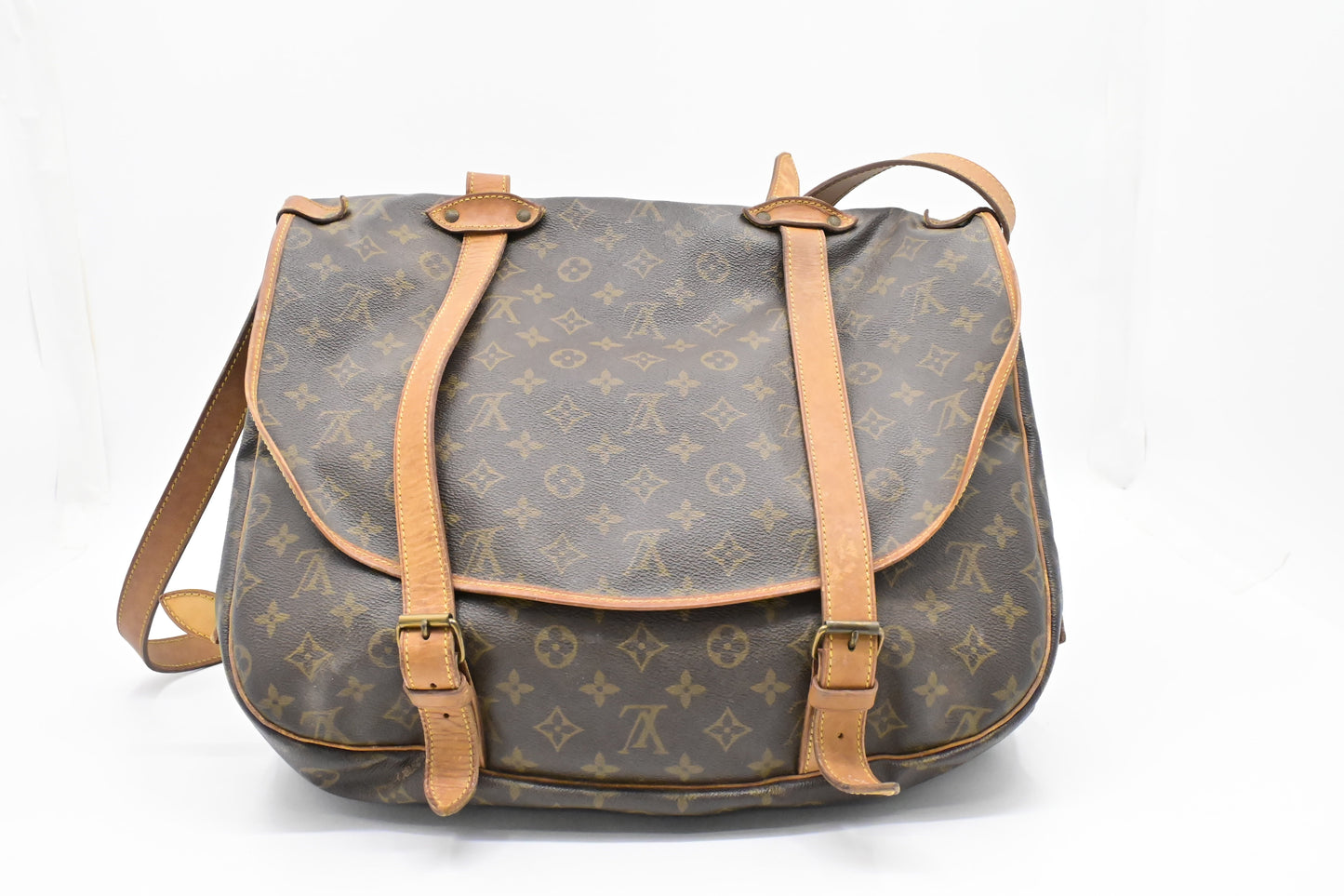 Louis Vuitton Saumur 43 in Monogram Canvas