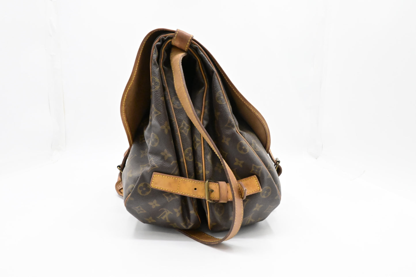 Louis Vuitton Saumur 43 in Monogram Canvas