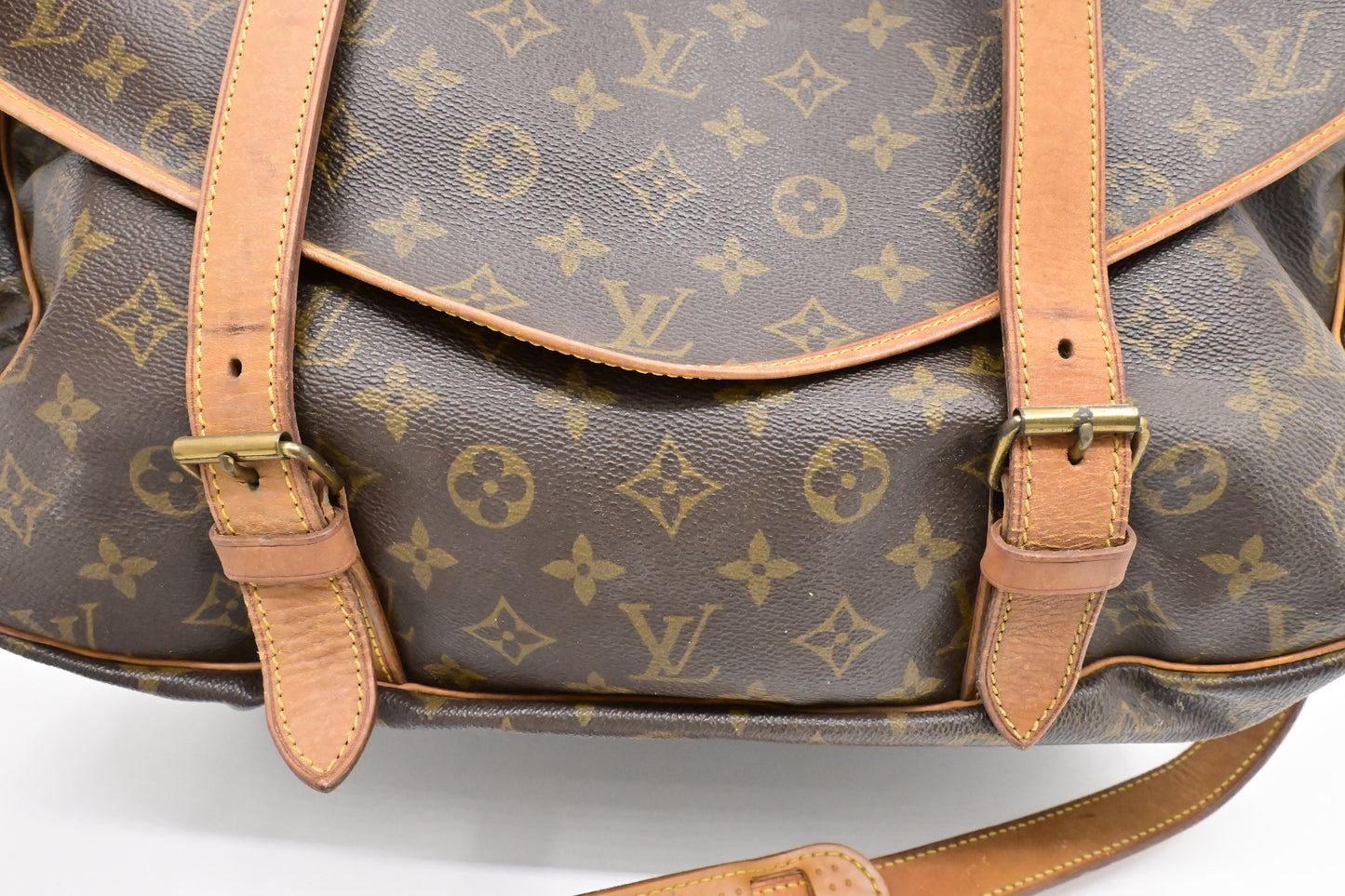 Louis Vuitton Saumur 43 in Monogram Canvas