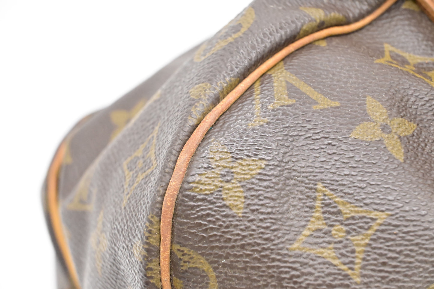 Louis Vuitton Saumur 43 in Monogram Canvas