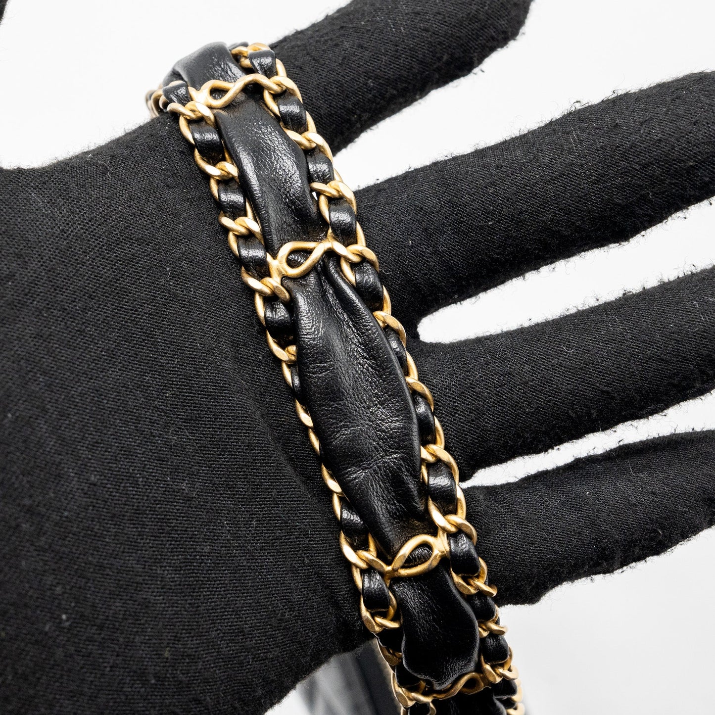 Chanel 23k 19 Hobo Shoulder Bag Calfskin Black GHW (microchip)