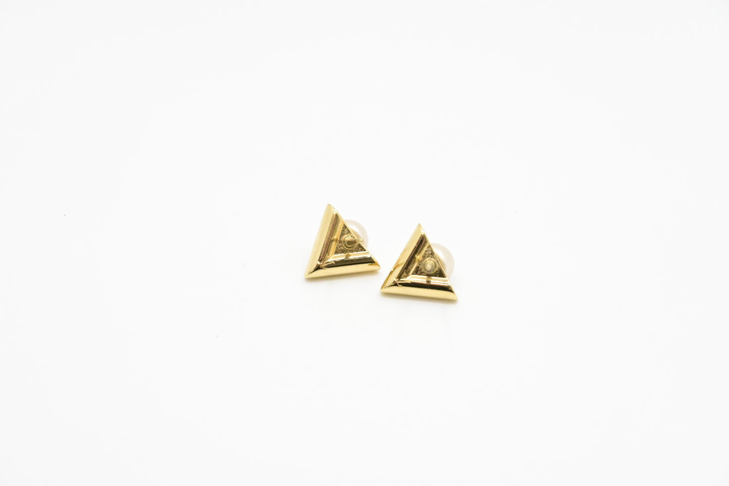 Louis Vuitton V for Vuitton Pearl And Metal Earrings