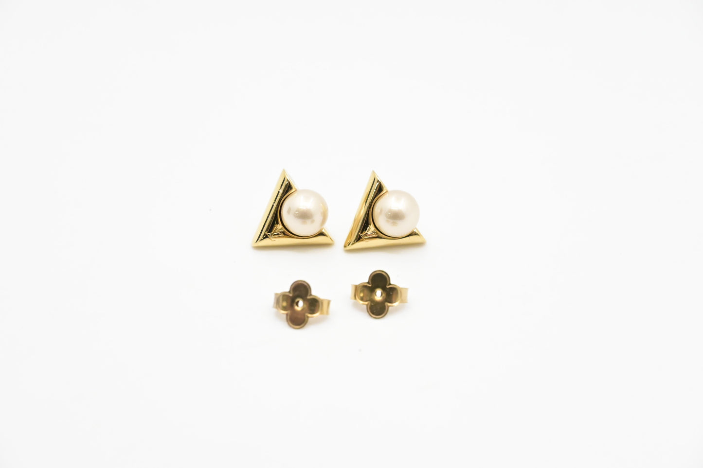 Louis Vuitton V for Vuitton Pearl And Metal Earrings
