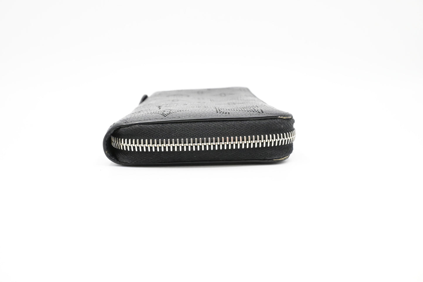 Louis Vuitton Long Zippy Wallet in Black Mahina Leather