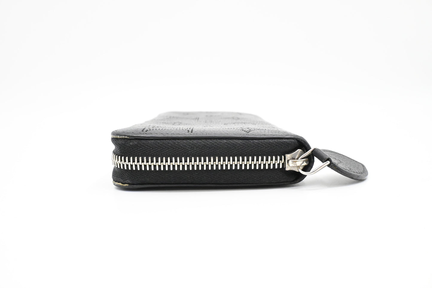 Louis Vuitton Long Zippy Wallet in Black Mahina Leather